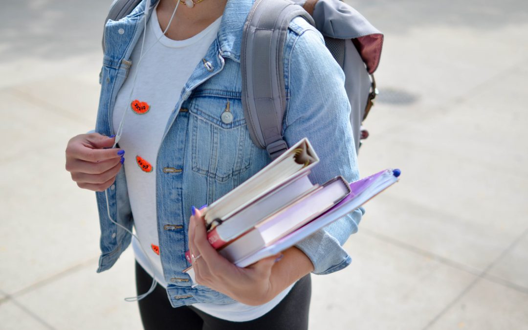 An Introvert’s Guide to College Life: 5 Ways Wallflowers Can Thrive On Campus