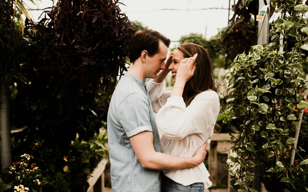How Body Image Shapes Confidence in Relationships