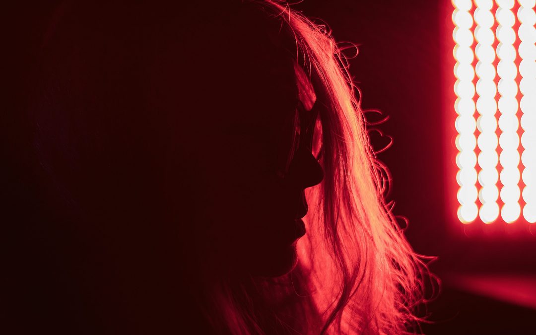 How Red Light and Gentle Heat Can Help Introverts Relax and Recharge