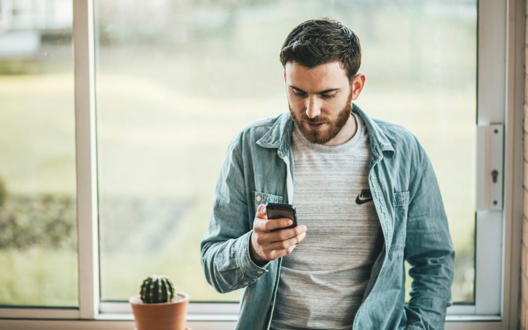 Why dating apps punish introverts in the talking stage