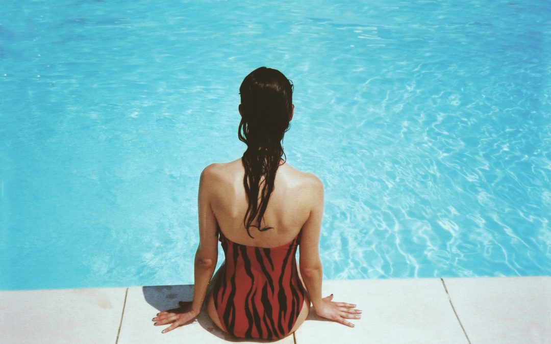 How Introverted Women Can Find Plus Size Swimwear Without the Stress